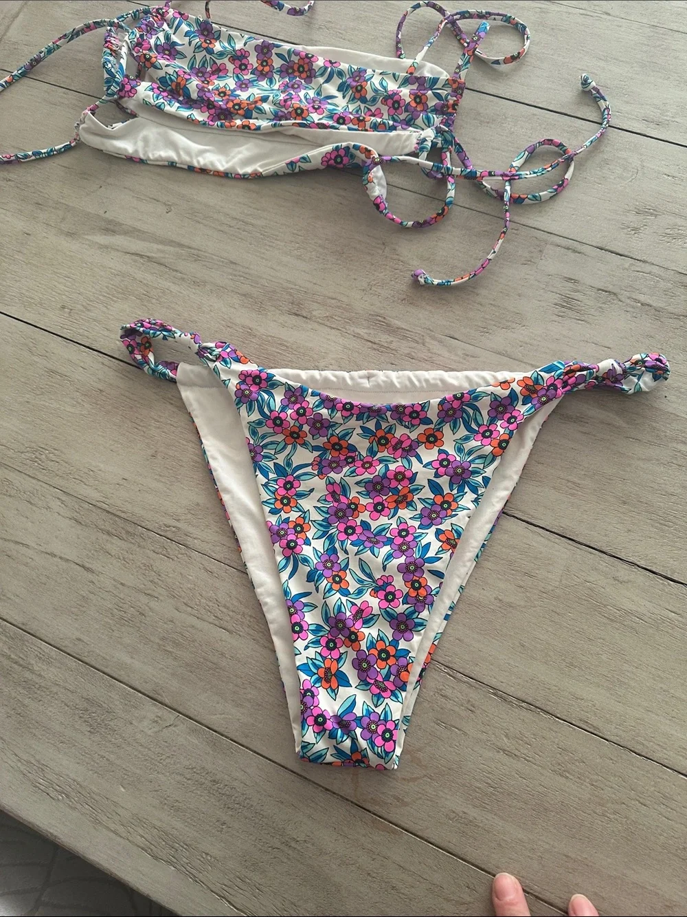 Frankies Bikinis Flower Farm Bikini Set London Top Gabe Bottom size M